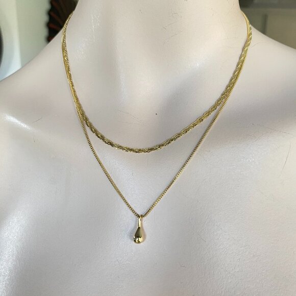 FAC Gold Tone Textured Layered Teardrop Necklace NWT - Picture 2 of 8